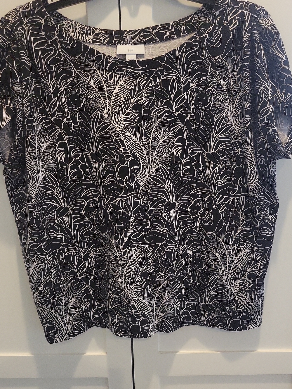 J. Jill Black and White Short Sleeve Tee with Jungle Print